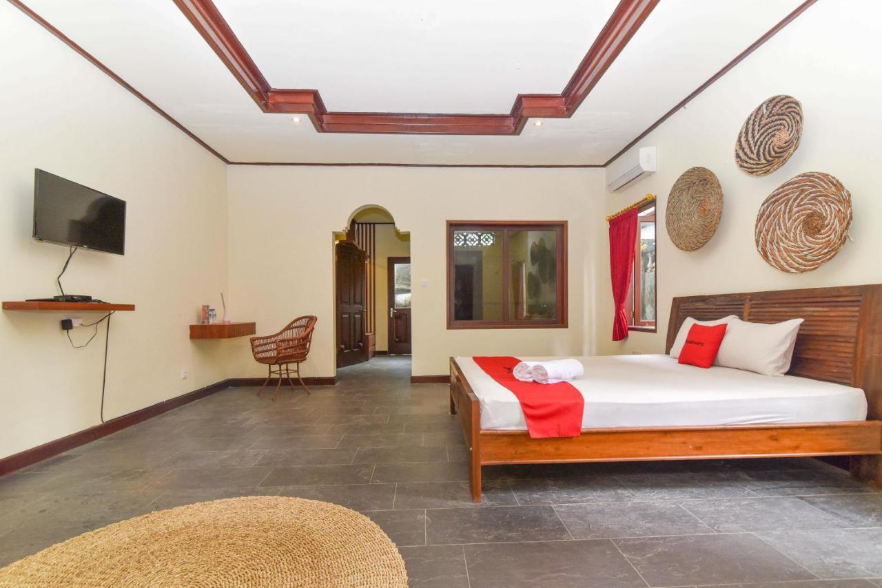 Reddoorz Plus Near Seminyak Square Denpasar Extérieur photo