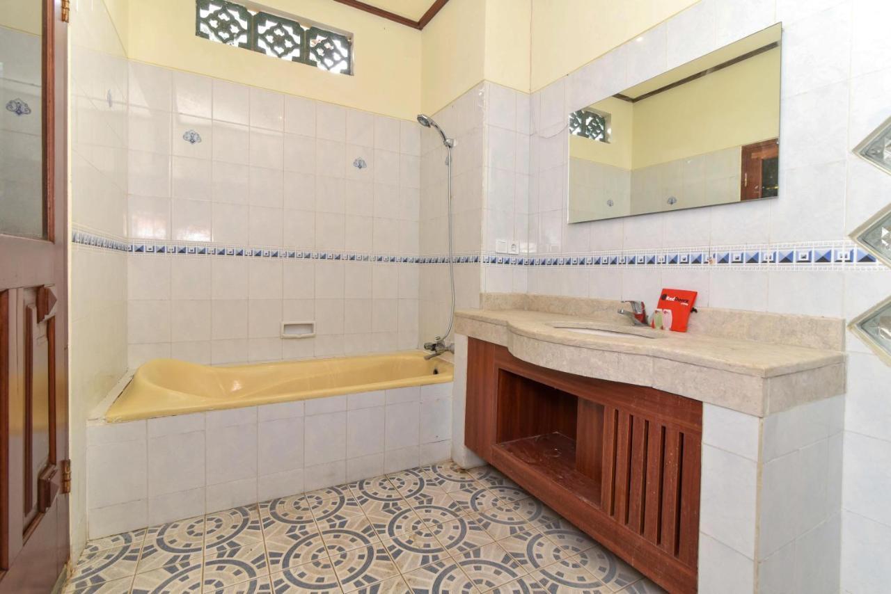 Reddoorz Plus Near Seminyak Square Denpasar Extérieur photo