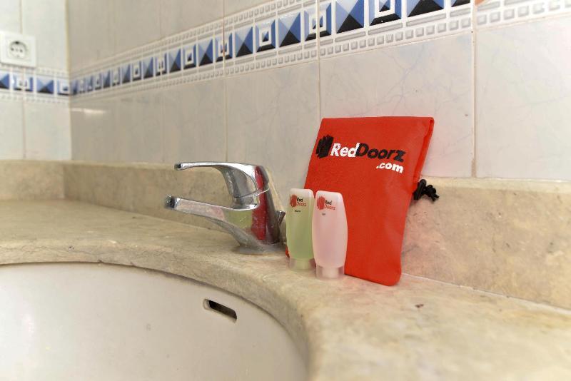 Reddoorz Plus Near Seminyak Square Denpasar Extérieur photo
