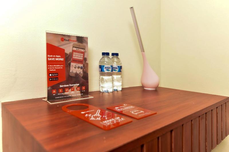 Reddoorz Plus Near Seminyak Square Denpasar Extérieur photo